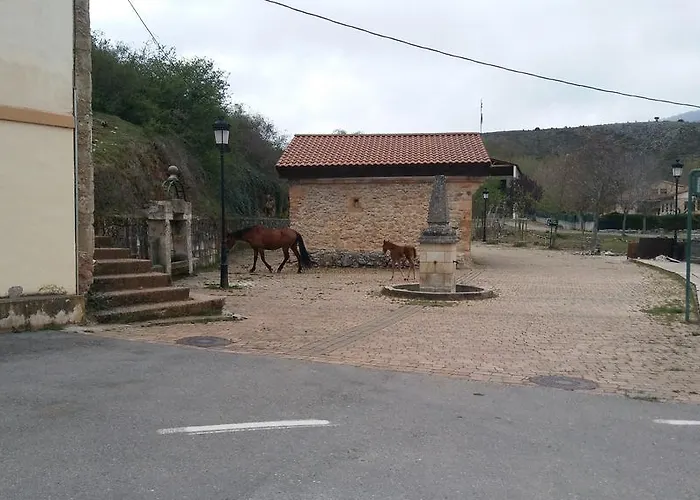 Hostal Taberna La Villa Canales de la Sierra