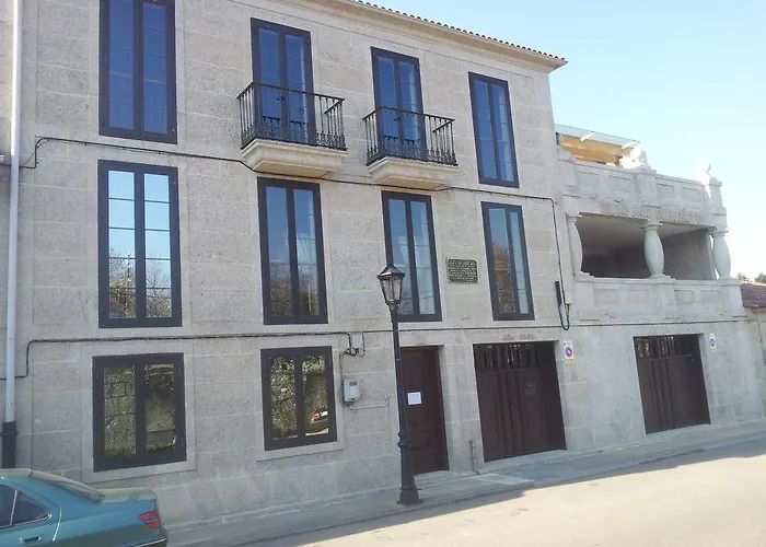Hostal Albergue Villa San Clemente Tui