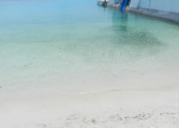 Manta Inn Bodufolhudhoo