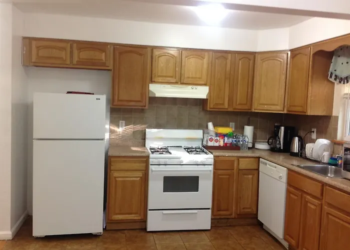 Mojoy Homesuites At Runyon Newark