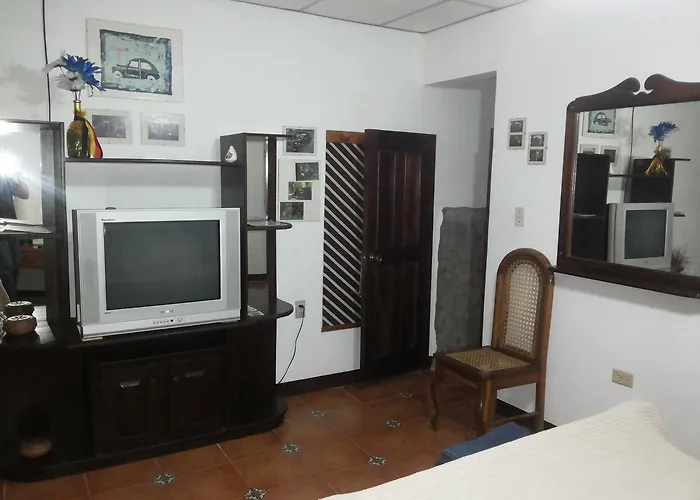 Charly'S Guest House Granada