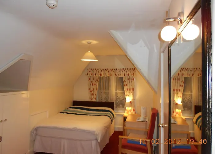 Acorn Lodge Guest House - Free Parking