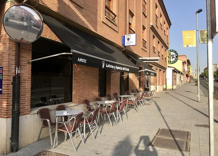 Hostal Puerta La Villa Tordesillas