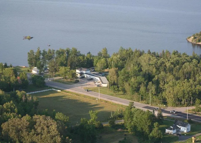 Edgewater Motel And Campground
