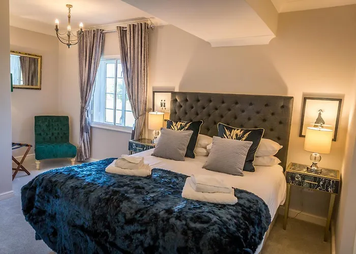 Cricket Field House Hotel Salisbury
