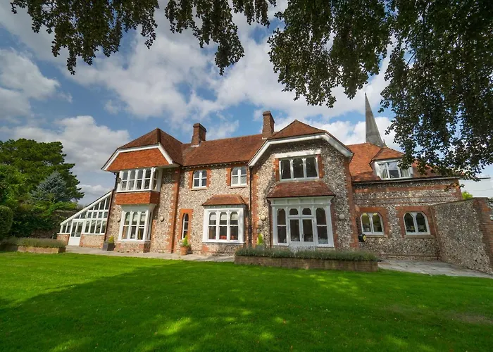 4 Canon Lane