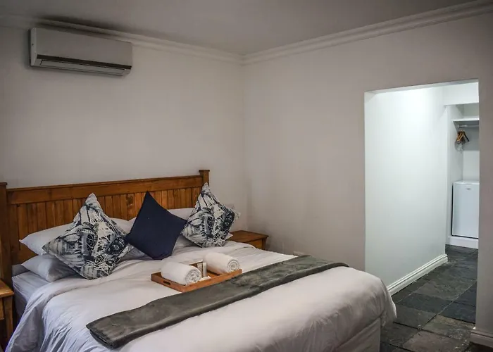 Santorini Guesthouse Amanzimtoti