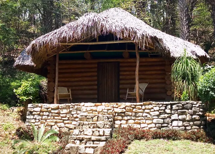 Cozy Sierraverde Cabins cabana la ceiba Damian Carmona