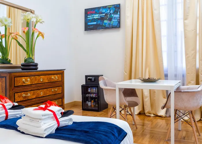 Queen Palace Suites