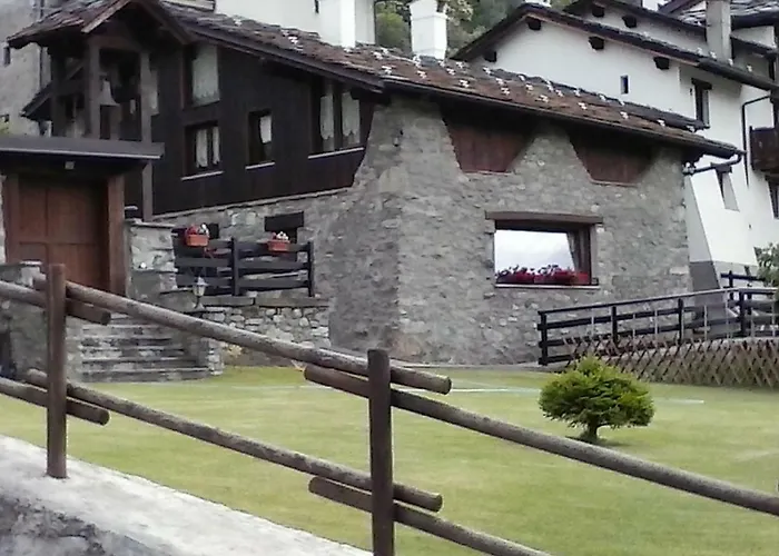 Le Clocher Du Mont Blanc Brissogne