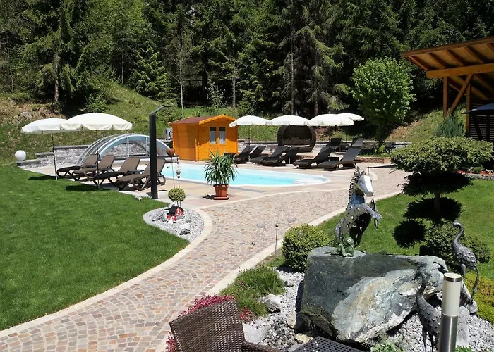 Gaestehaus Almrausch, Ferienanlage Mit Pool Nassereith