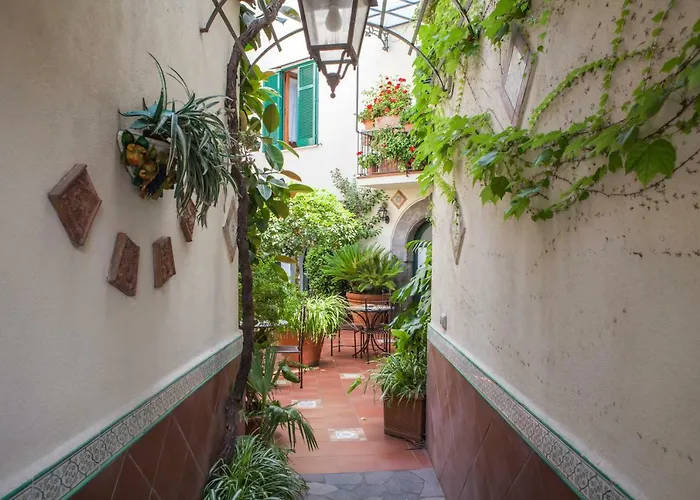 Villa Elisa Holiday Home
