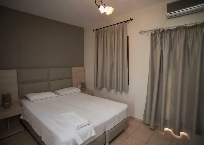 T'Aloni Hotel Chortata