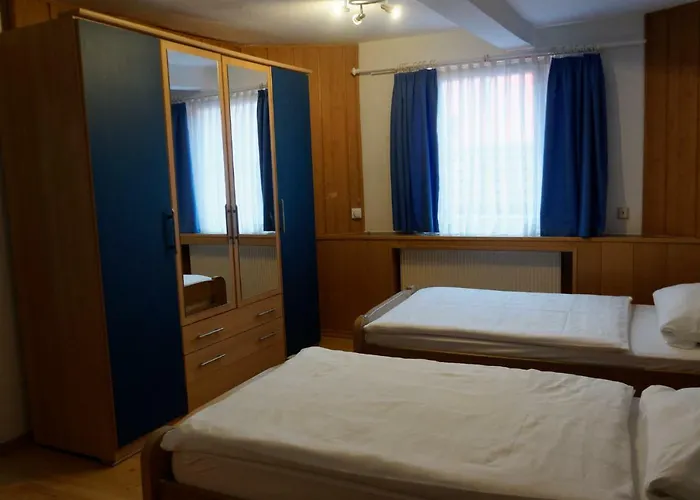 Pension Burger - Bed & Breakfast Weibersbrunn