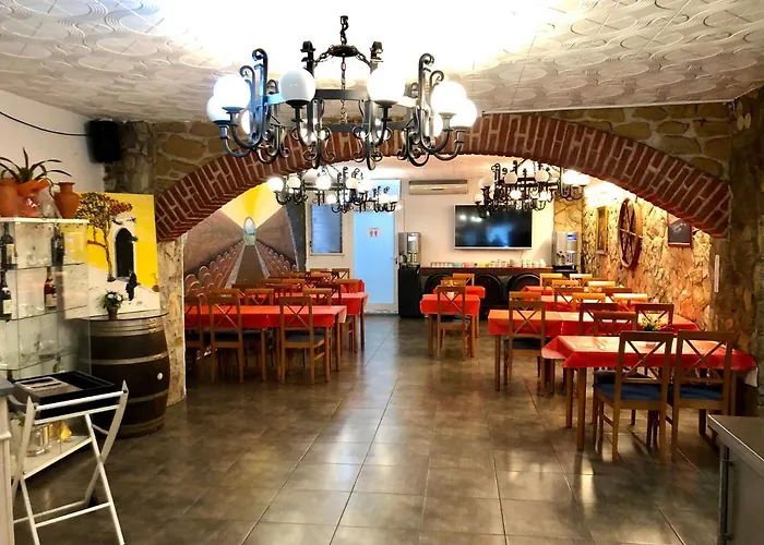 Hostal Univers Calella