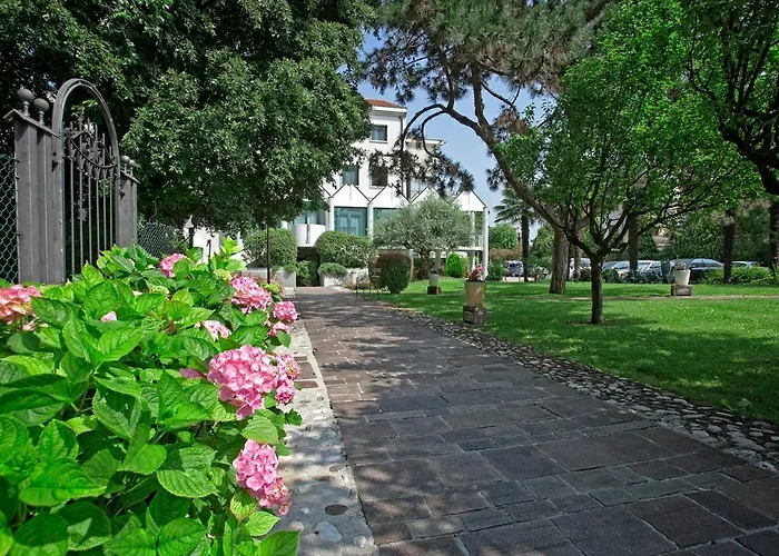 Park Hotel Ai Pini & Restaurant Ai Pini